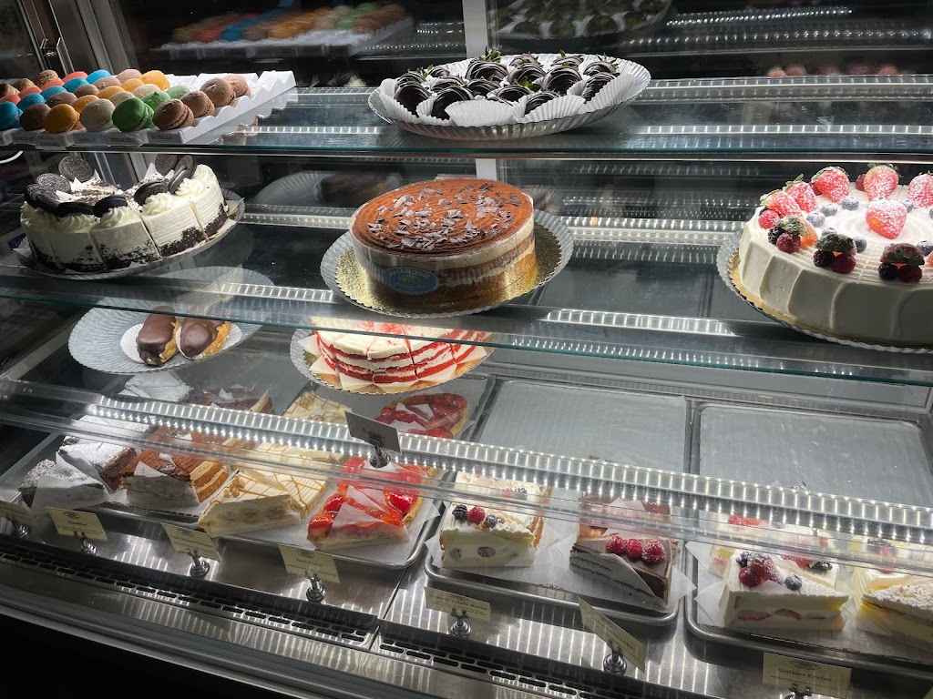 Amandine Patisserie Cafe K-Town | 3121 W Olympic Blvd, Los Angeles, CA 90006, USA | Phone: (213) 568-3235