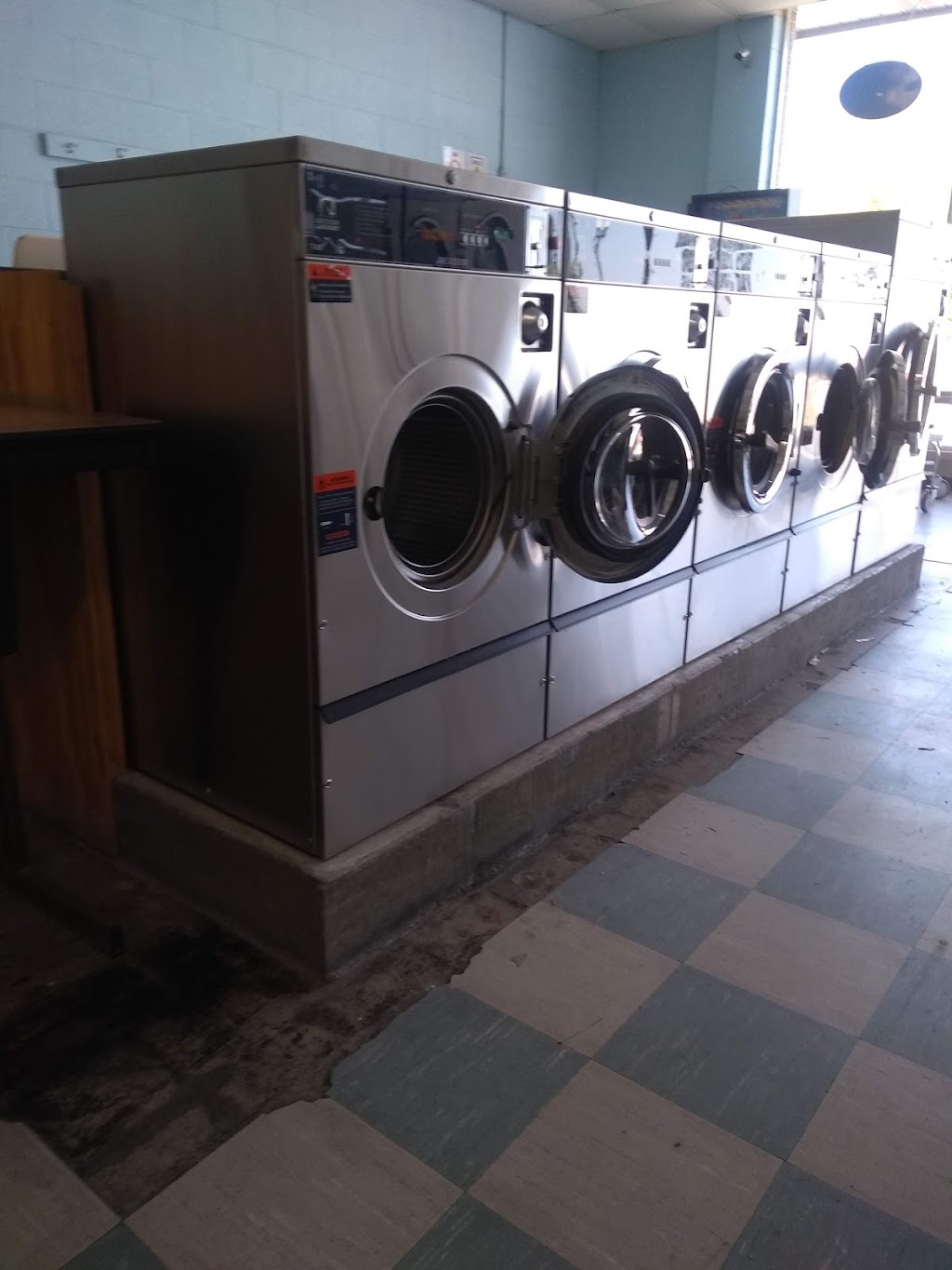 Hillsboro Laundry | 10720 MO-21 Bus, Hillsboro, MO 63050, USA | Phone: (314) 520-3025