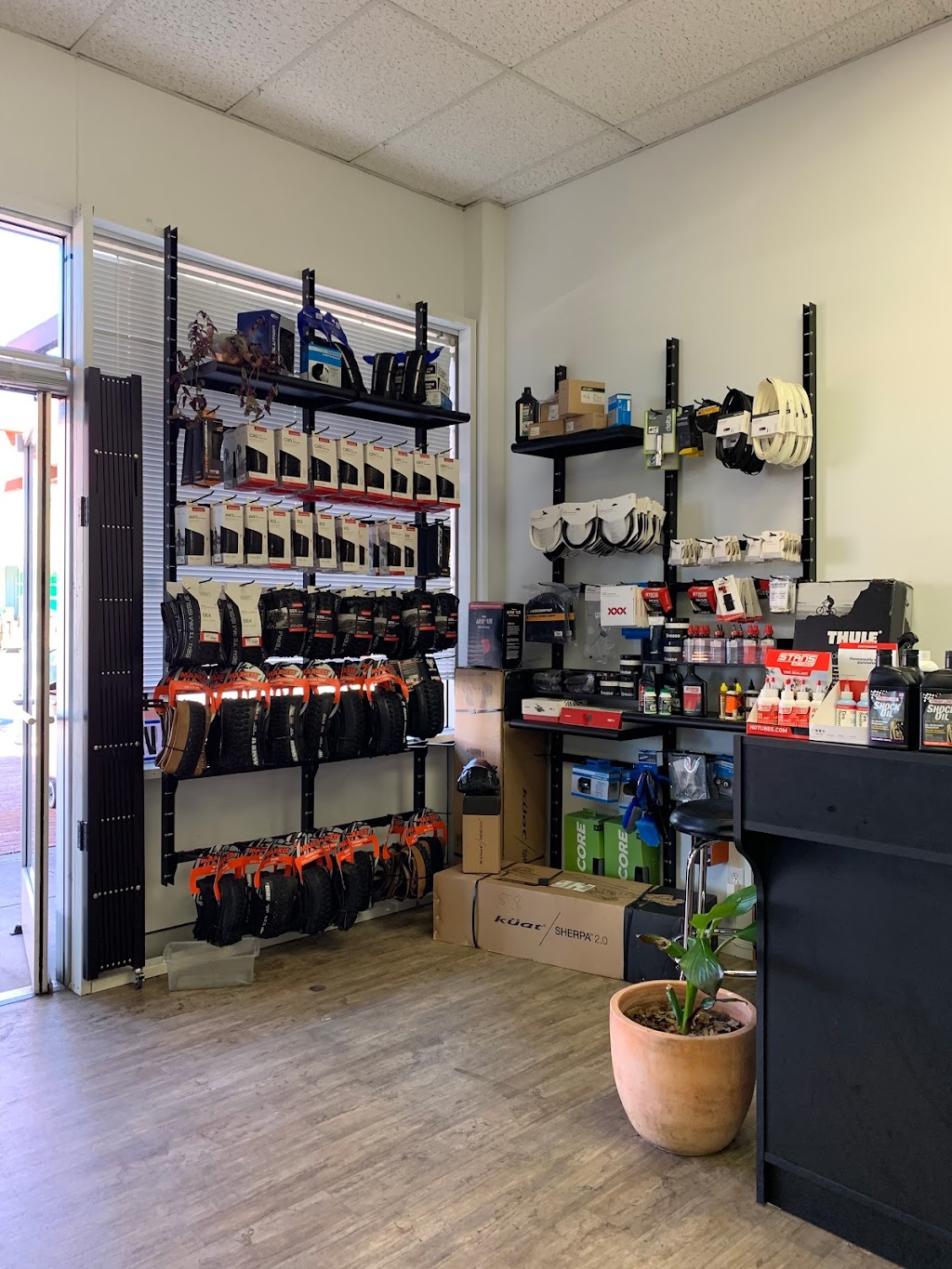 Big Bowl Bike Shop | 58 E Washington St, Petaluma, CA 94952, USA | Phone: (707) 723-5035