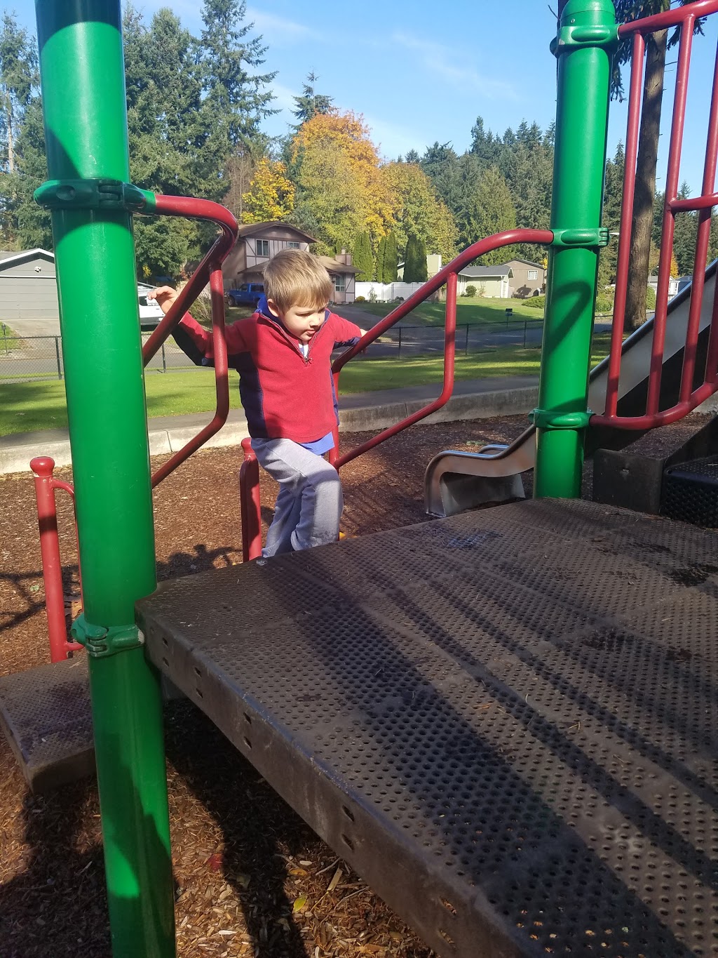 Rainier Woods Park | 2610 Cherokee Blvd, Puyallup, WA 98374, USA | Phone: (253) 841-5457