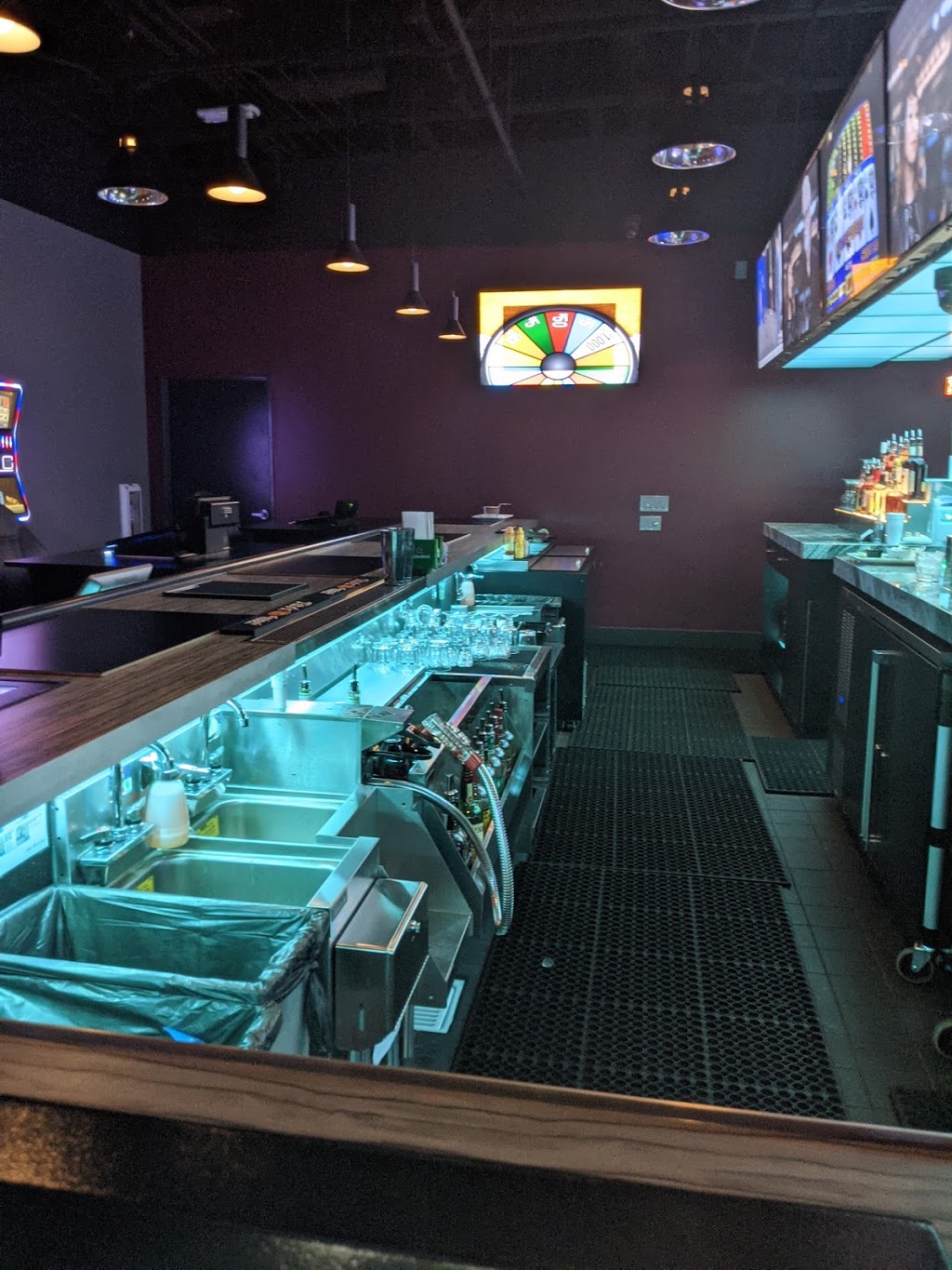 Aces Bar & Grill East | 35 S Gibson Rd, Henderson, NV 89012, USA | Phone: (702) 333-0041