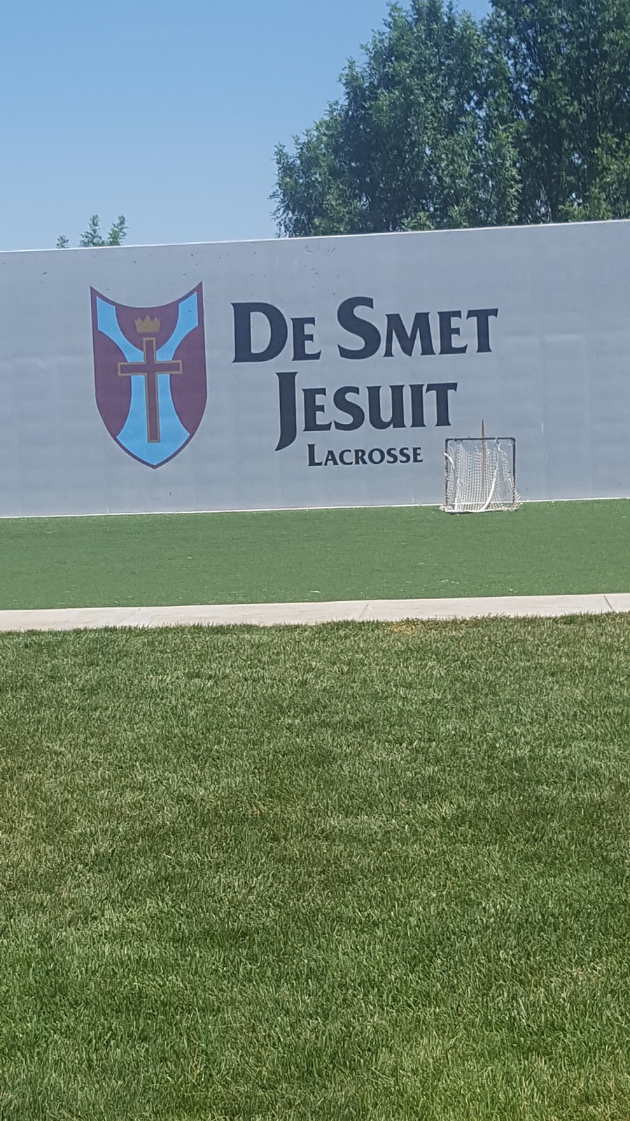 De Smet Jesuit High School | 233 N New Ballas Rd, St. Louis, MO 63141, USA | Phone: (314) 567-3500