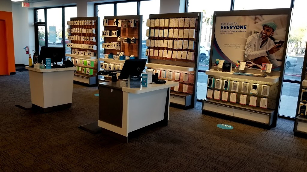 AT&T Store | 5100 S McClintock Dr Suite 108, Tempe, AZ 85282, USA | Phone: (480) 820-2135