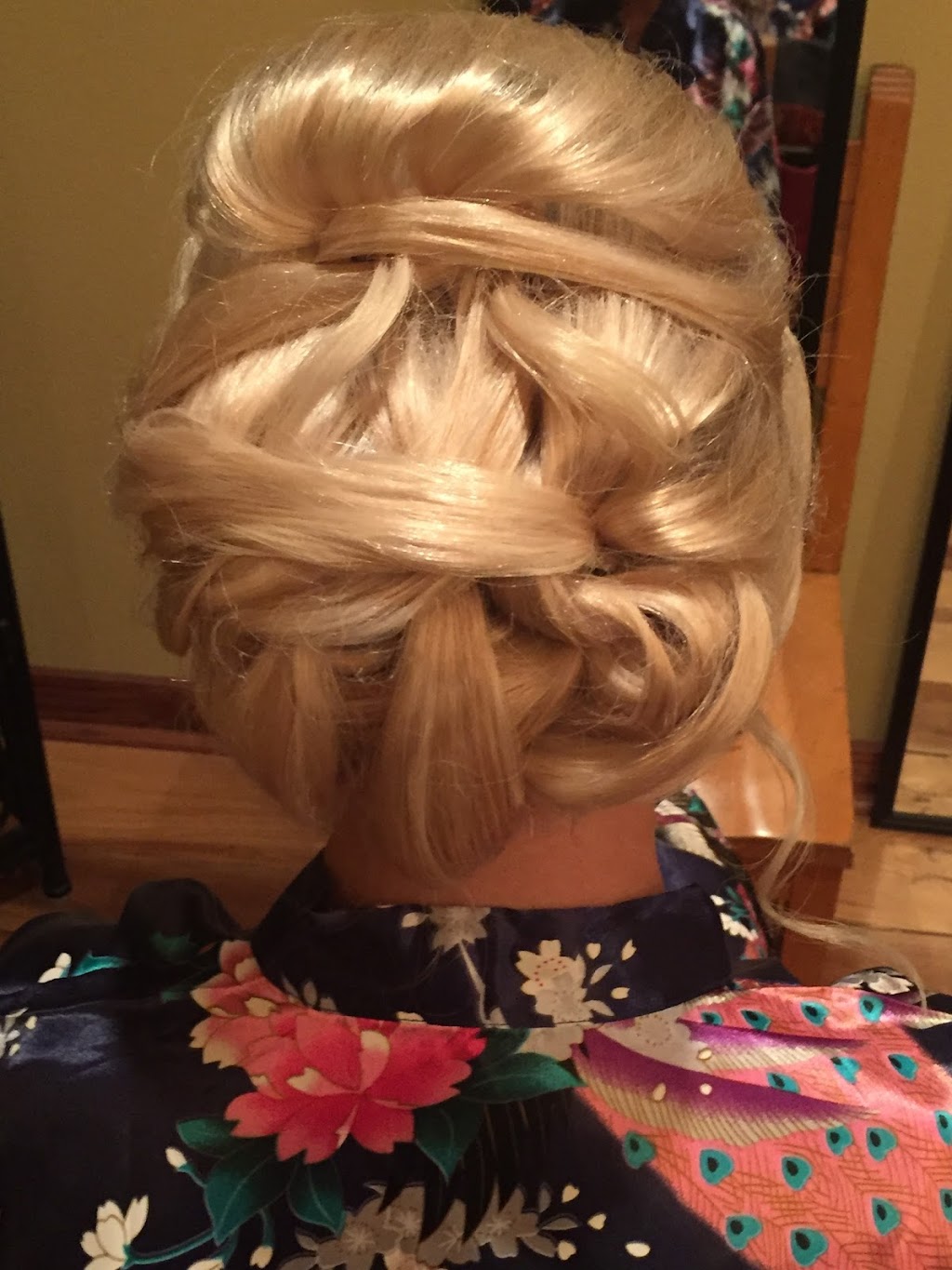 Mobile Salon | 19438 Everest Path #7106, Farmington, MN 55024, USA | Phone: (855) 561-4247