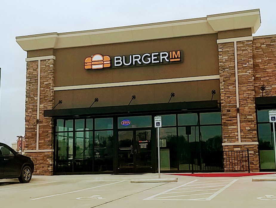 Burgers & Curries | 5000 TX-114 Suite 100, Northlake, TX 76262, USA | Phone: (940) 222-4949