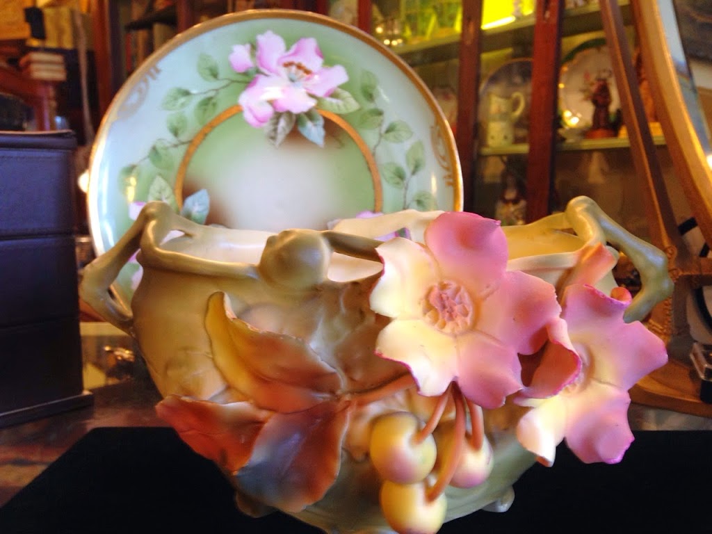 Eastside Antiques | 3132 Handley Dr, Fort Worth, TX 76112, USA | Phone: (817) 422-5257