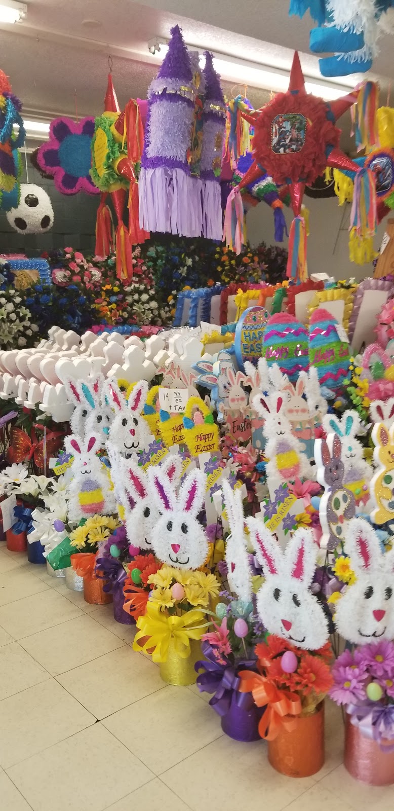 Davany Flowers & Pinatas | 522 Cupples Rd, San Antonio, TX 78237, USA | Phone: (210) 431-8933