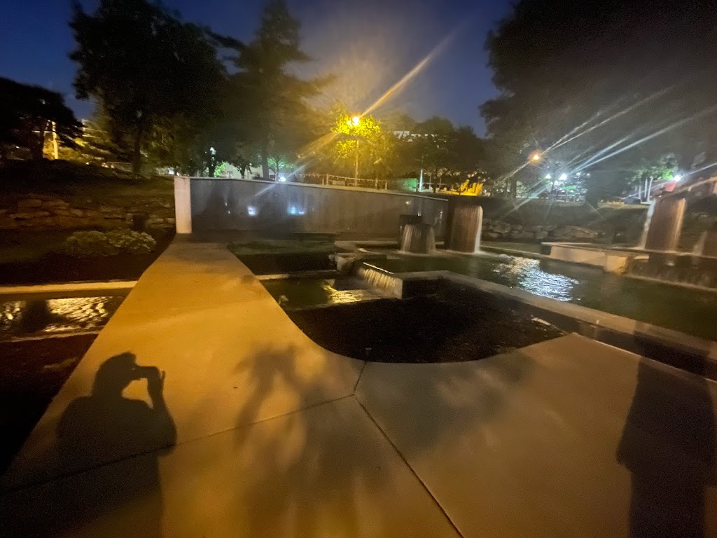 Vietnam Veterans Memorial Fountain | 4181 Broadway Blvd, Kansas City, MO 64111, USA | Phone: (816) 555-5555