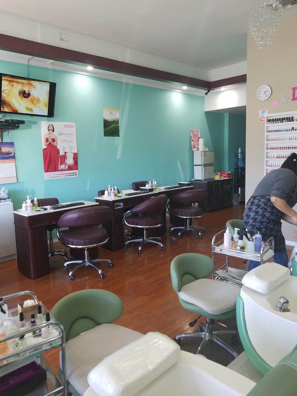 Divas Nails and Waxing | 375 Long Beach Rd, Island Park, NY 11558, USA | Phone: (516) 442-0690