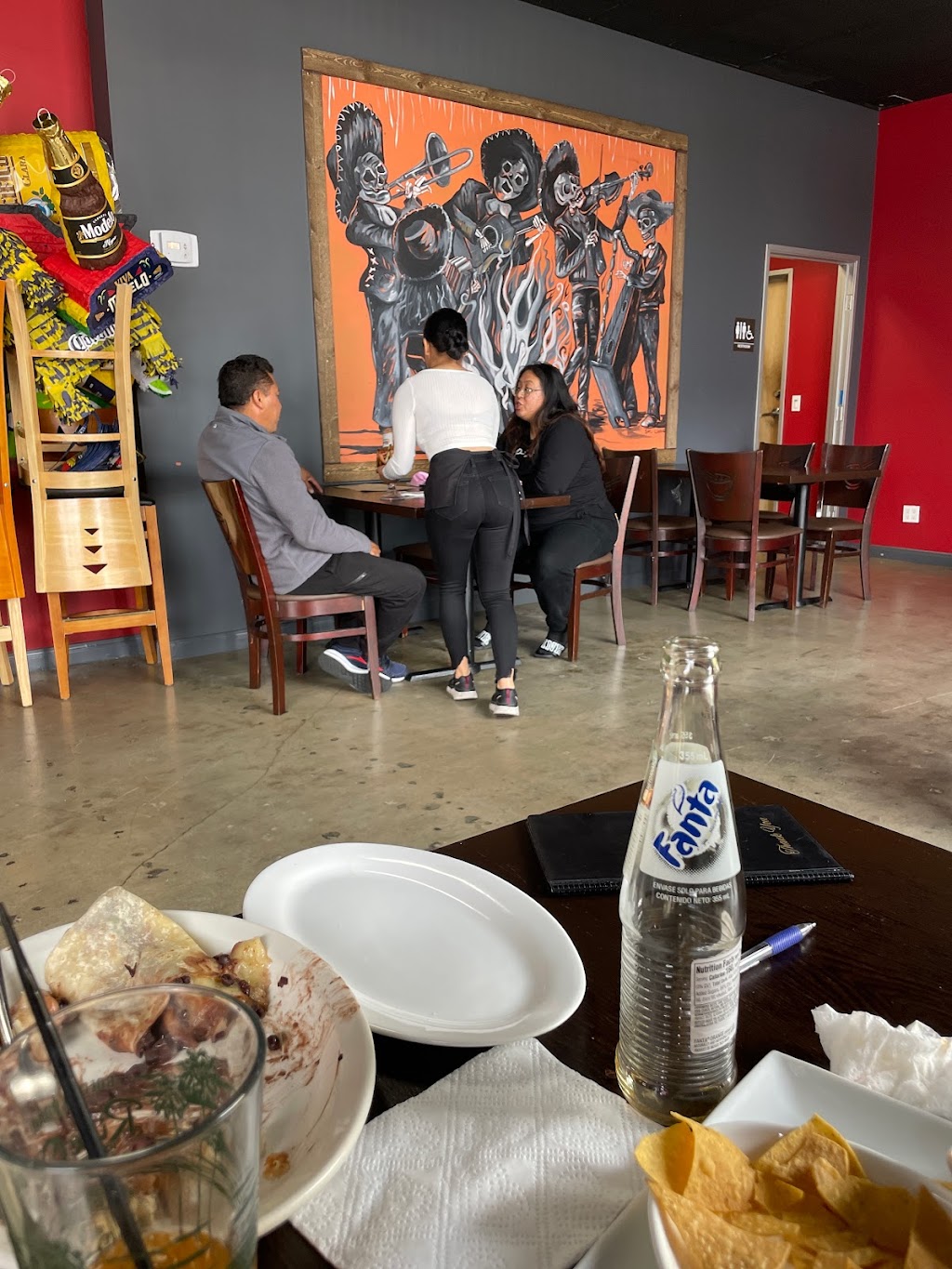 El zarape Melrose | 3729 4809 Melrose Ave, Los Angeles, CA 90029, USA | Phone: (323) 848-4609