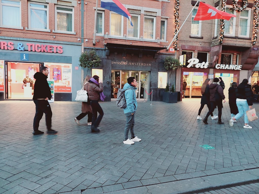 Pott Change | Damrak 95 BG, 1012 LP Amsterdam, Netherlands | Phone: 020 626 3658