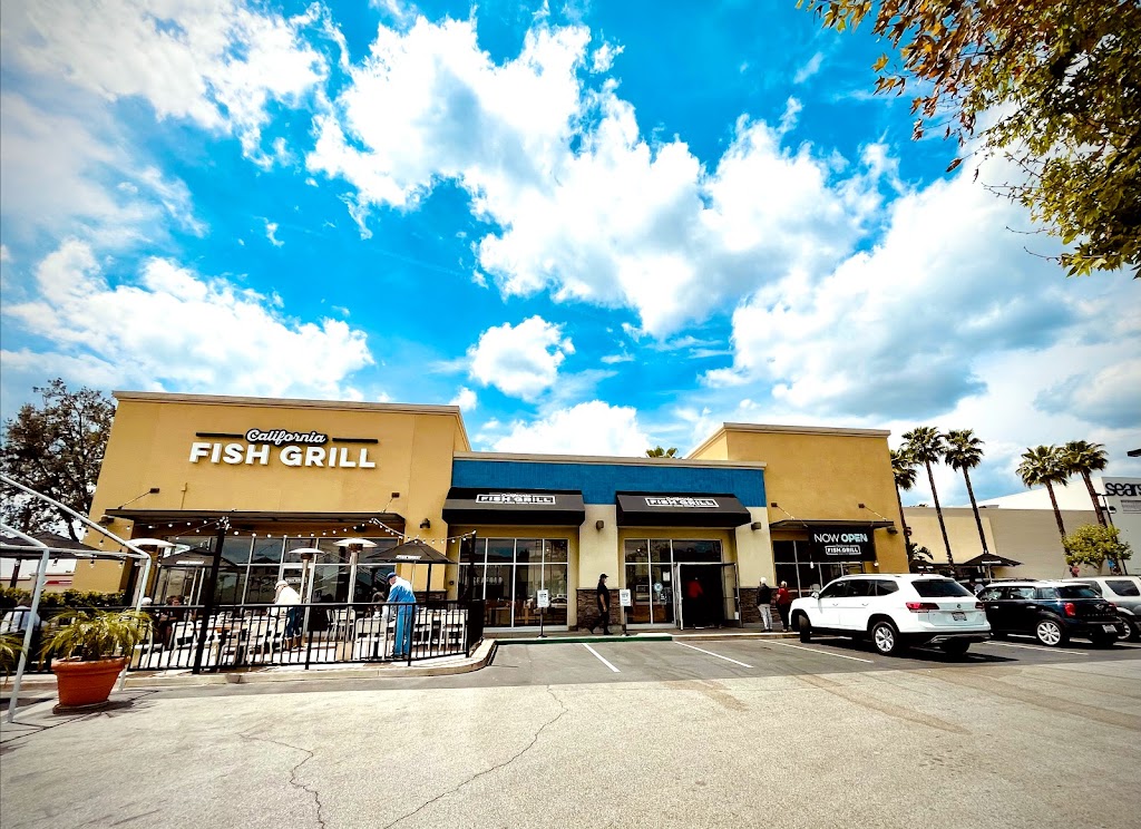 California Fish Grill | 3809 E Foothill Blvd, Pasadena, CA 91107, USA | Phone: (626) 587-3600