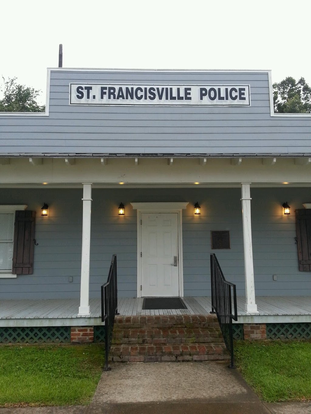 St Francisville Police Department | 11936 Ferdinand St, St Francisville, LA 70775, USA | Phone: (225) 635-4177