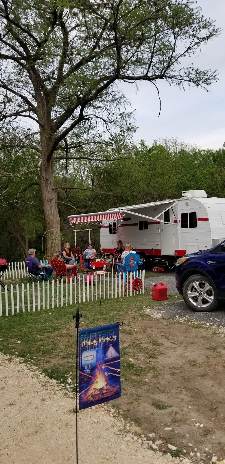 Medina River RV Park | 2172 Co Rd 4713, Lacoste, TX 78039, USA | Phone: (817) 247-3282