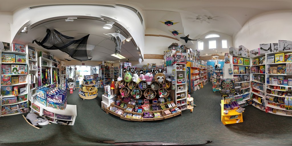 Fog Town Toys | 330 Main St, Half Moon Bay, CA 94019, USA | Phone: (650) 726-4556