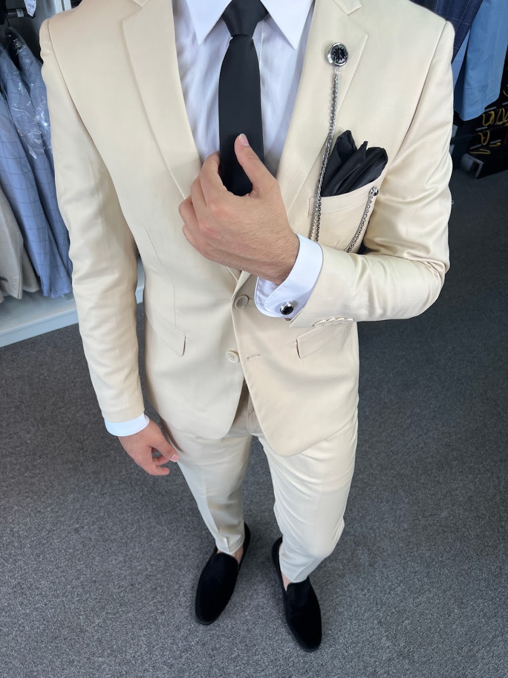 The Suit Outlet | 18531 Allen Rd, Melvindale, MI 48122, USA | Phone: (313) 406-9684