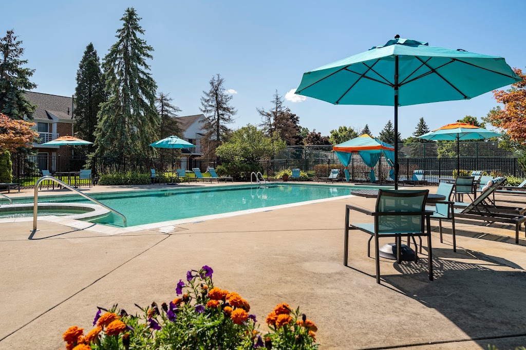 Diamond Forest Apartments | 23140 Halsted Rd, Farmington Hills, MI 48335, USA | Phone: (248) 471-4848