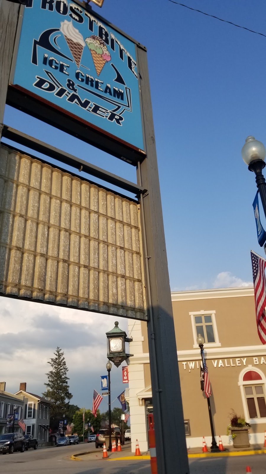 Frostbite Ice Cream & Diner | 2 W Dayton St, West Alexandria, OH 45381, USA | Phone: (937) 839-9006