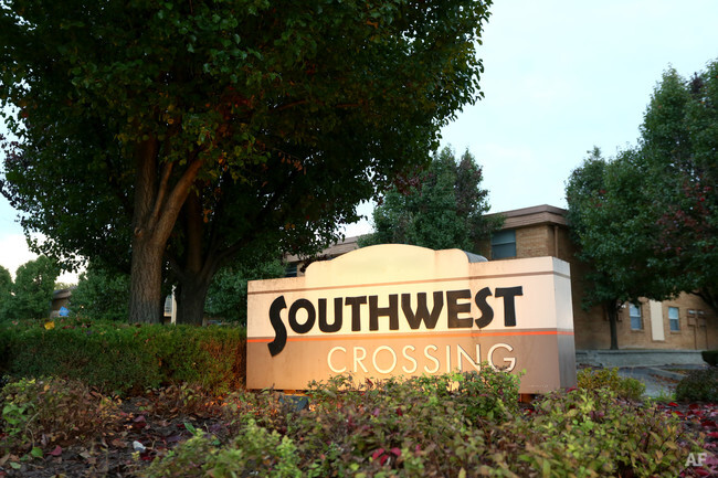 Southwest Crossing Apartments | 7851 Bandero Dr, St. Louis, MO 63111, USA | Phone: (314) 638-9060