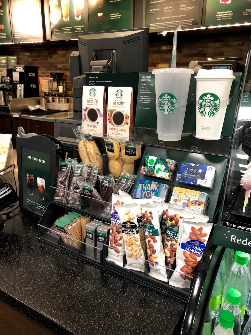 Starbucks | 43893 Schoenherr Rd, Sterling Heights, MI 48313, USA | Phone: (586) 685-1350