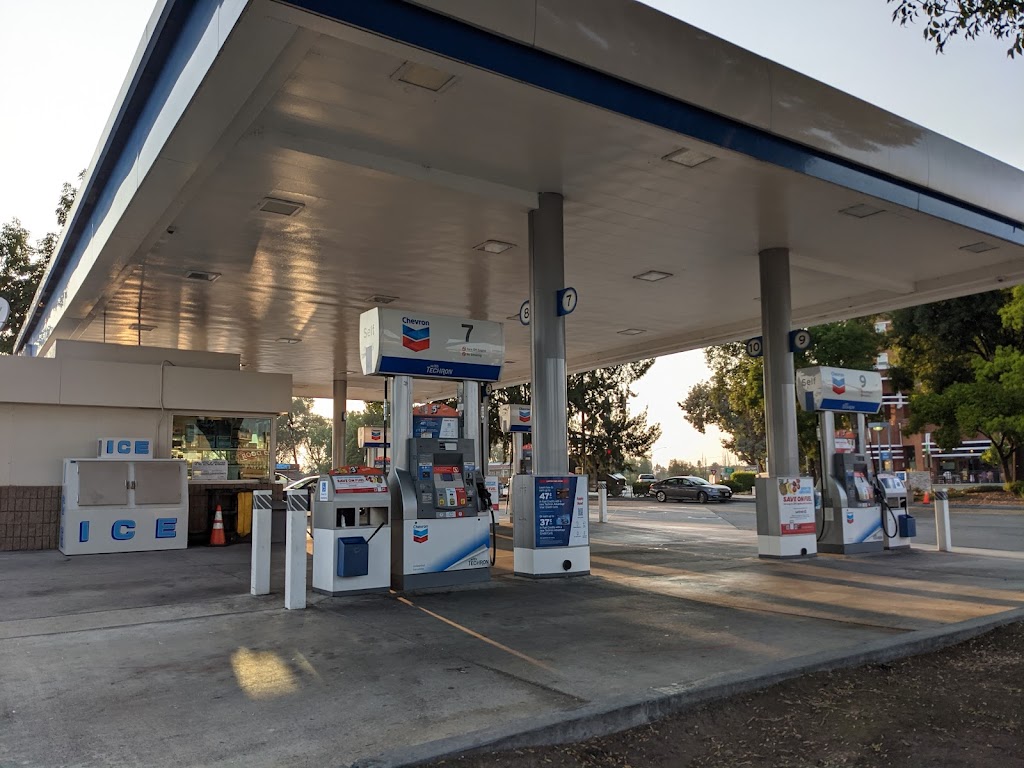 Chevron | 1265 Lawrence Station Rd, Sunnyvale, CA 94089, USA | Phone: (408) 744-0725