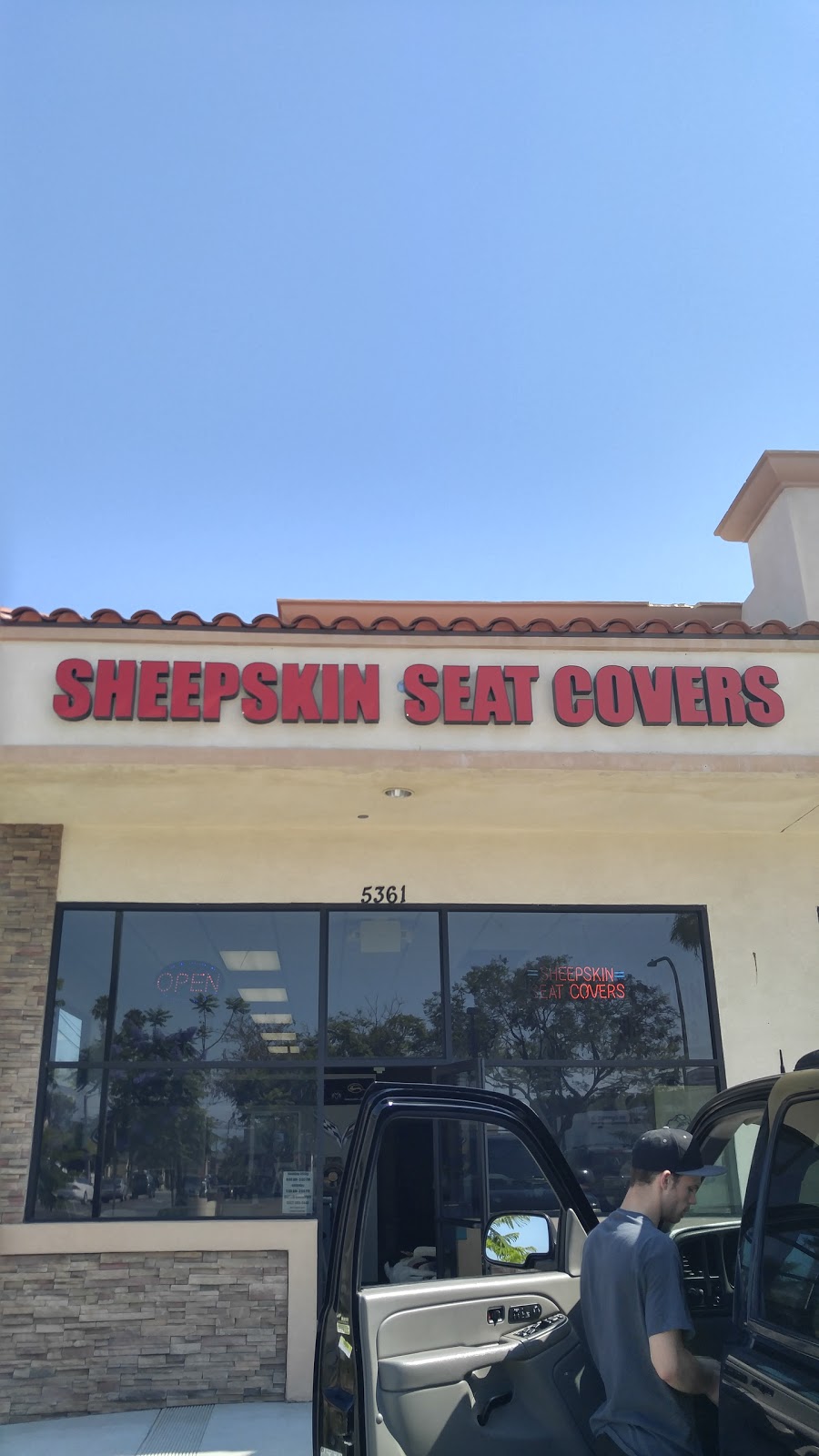 Classic Sheepskin | 11321 Chadwell St, Lakewood, CA 90715, USA | Phone: (562) 865-5444