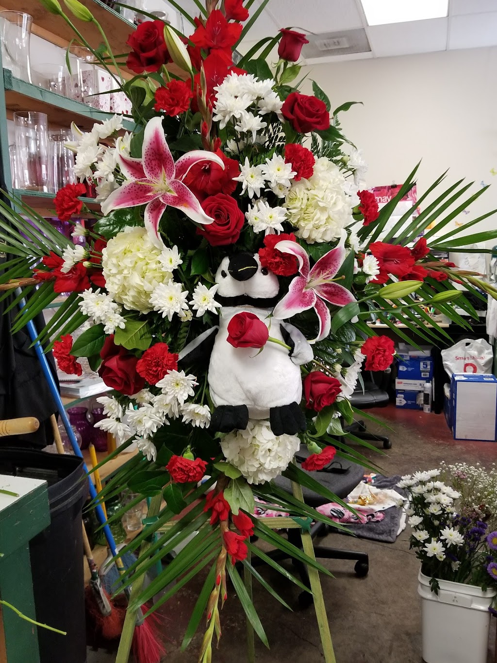 Erleenes Flowers | 208 E Holt Ave, Pomona, CA 91767, USA | Phone: (909) 622-9977