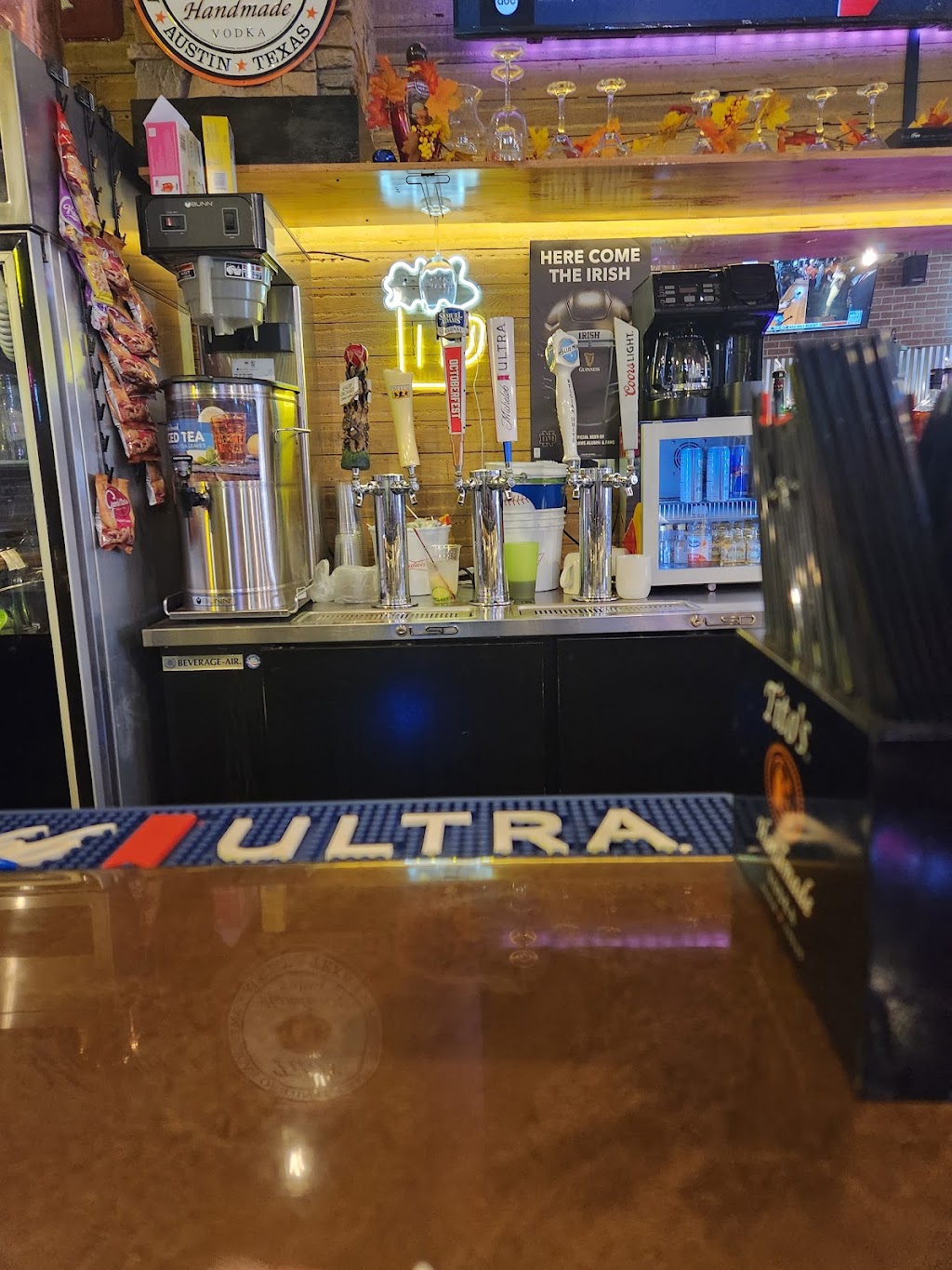 Harrys Tap & Grill, LLC. | 132 S Main St, Milford, IN 46542, USA | Phone: (574) 696-1101