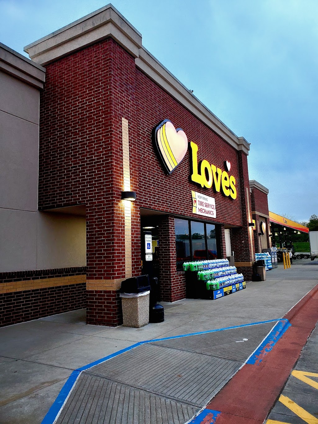 Loves Travel Stop | 1011 New Castle Rd, Slippery Rock, PA 16057, USA | Phone: (724) 530-2965
