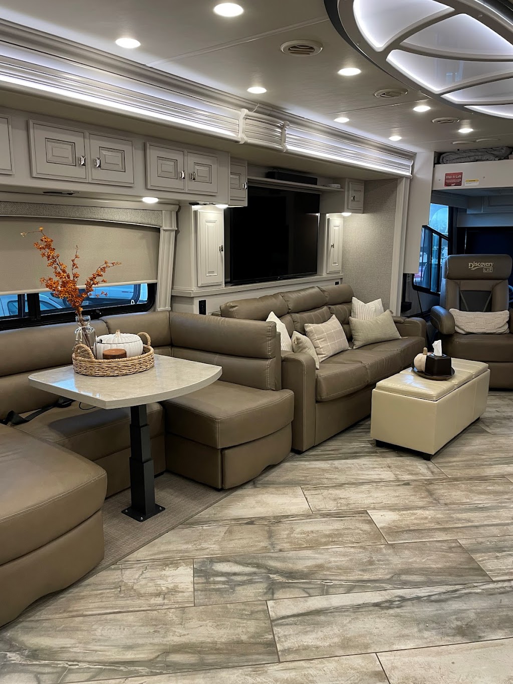 Premier Luxury RV Rentals | 3500 Lake Alfred Rd B, Winter Haven, FL 33881, USA | Phone: (908) 335-0143