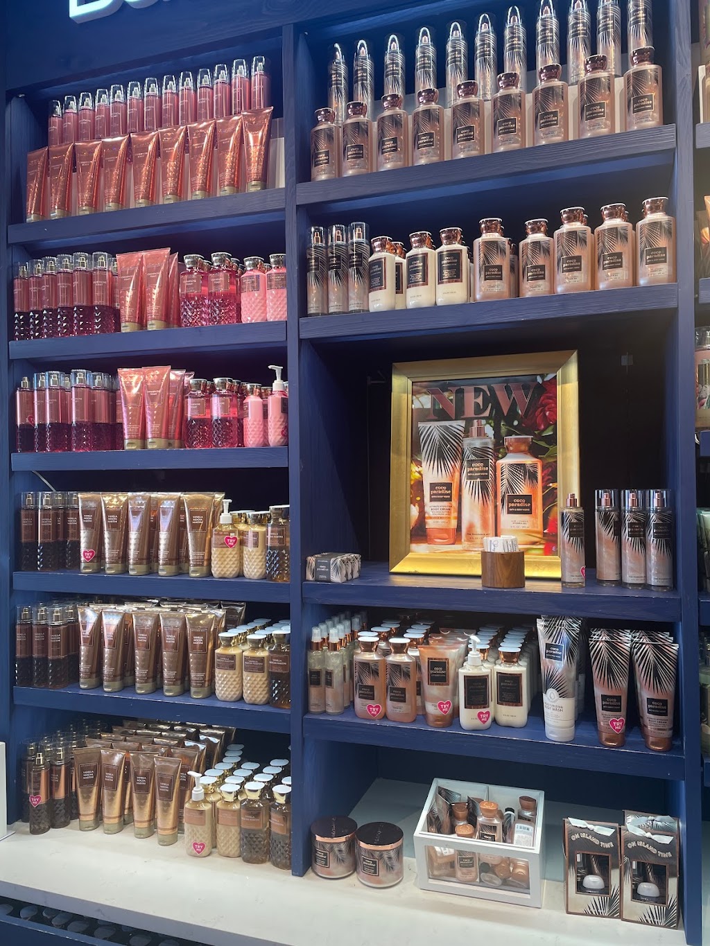 Bath & Body Works | 374 East Farm Market 1382, Cedar Hill, TX 75104, USA | Phone: (972) 291-5723