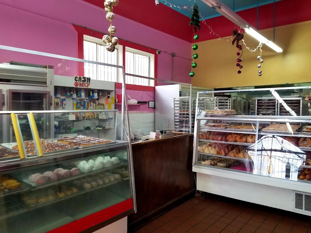 Pasteleria La Favorita | 1433 Fruitvale Ave, Oakland, CA 94601, USA | Phone: (510) 261-2200