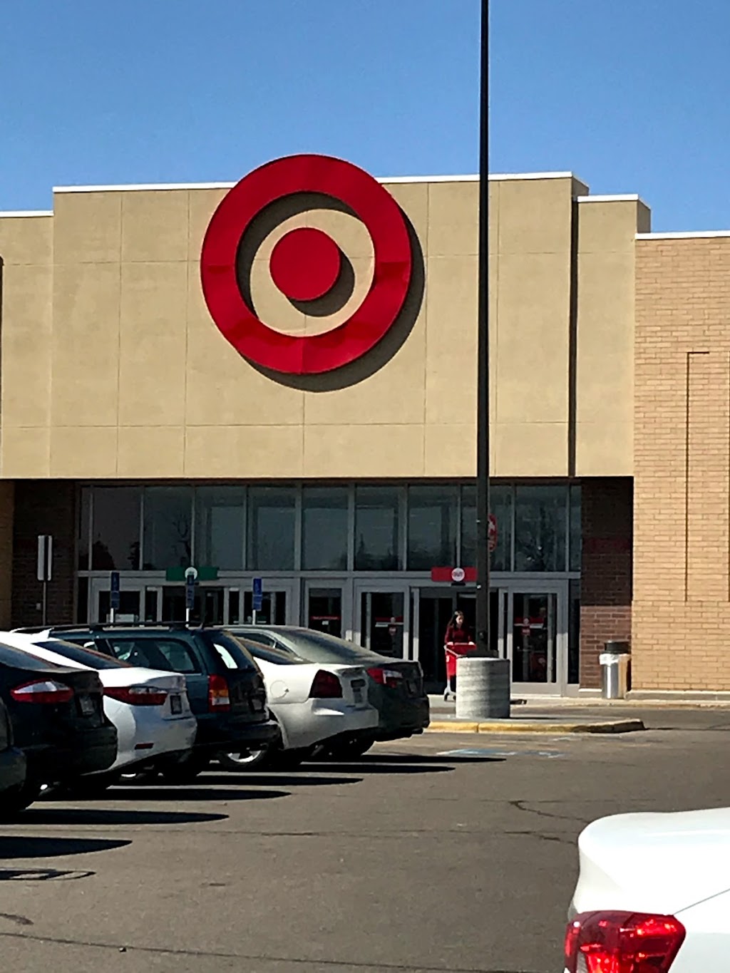 Target | 3601 Highway 100 S, Minneapolis, MN 55416, USA | Phone: (952) 926-8855