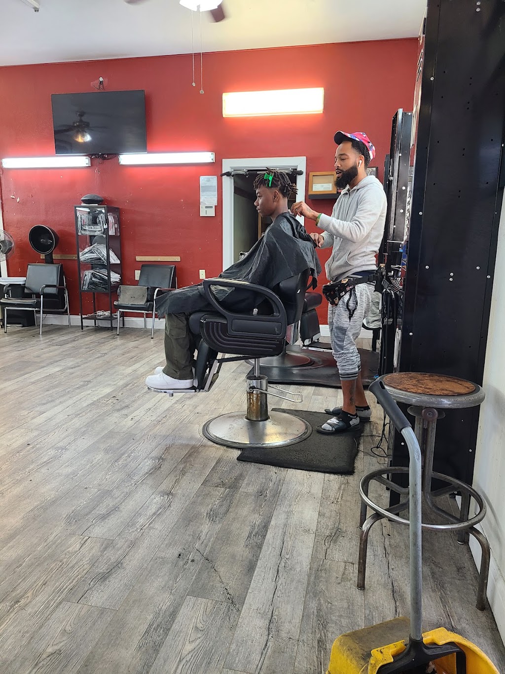 Magics Juans Barber Shop | 12246 San Pablo Ave, Richmond, CA 94805, USA | Phone: (510) 815-0223