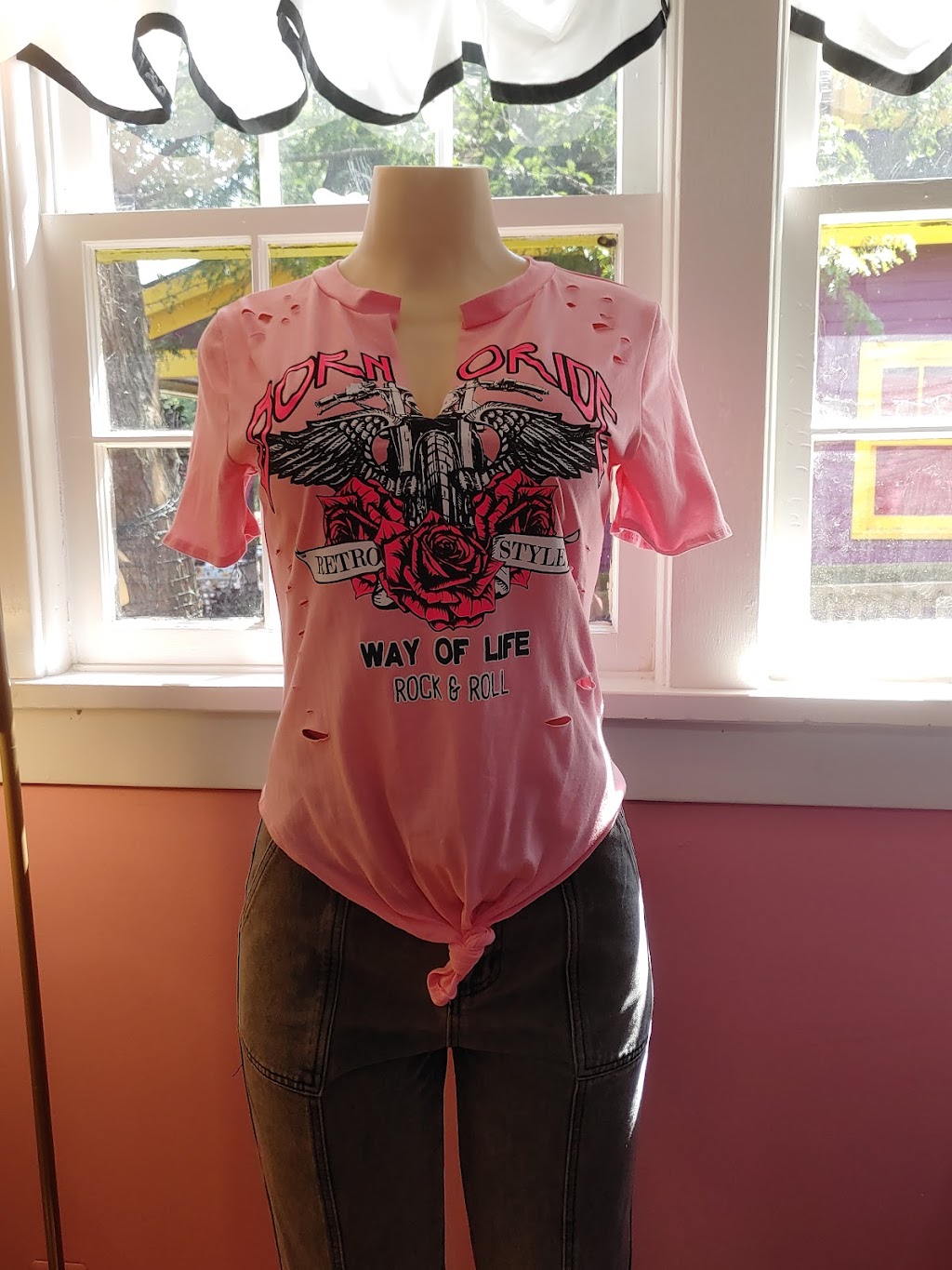 Luxury Luxe Boutique | 2336 Joslyn Ct, Lake Orion, MI 48360, USA | Phone: (313) 444-0525