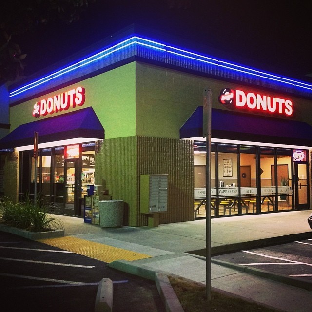 Howards Donuts | 2340 Sunrise Blvd # 22, Gold River, CA 95670, USA | Phone: (916) 638-7509