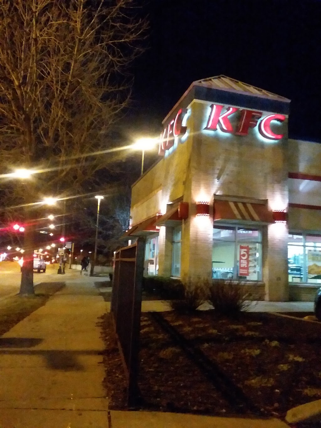 KFC | 7508 S Lafayette Ave, Chicago, IL 60620 | Phone: (773) 952-7325