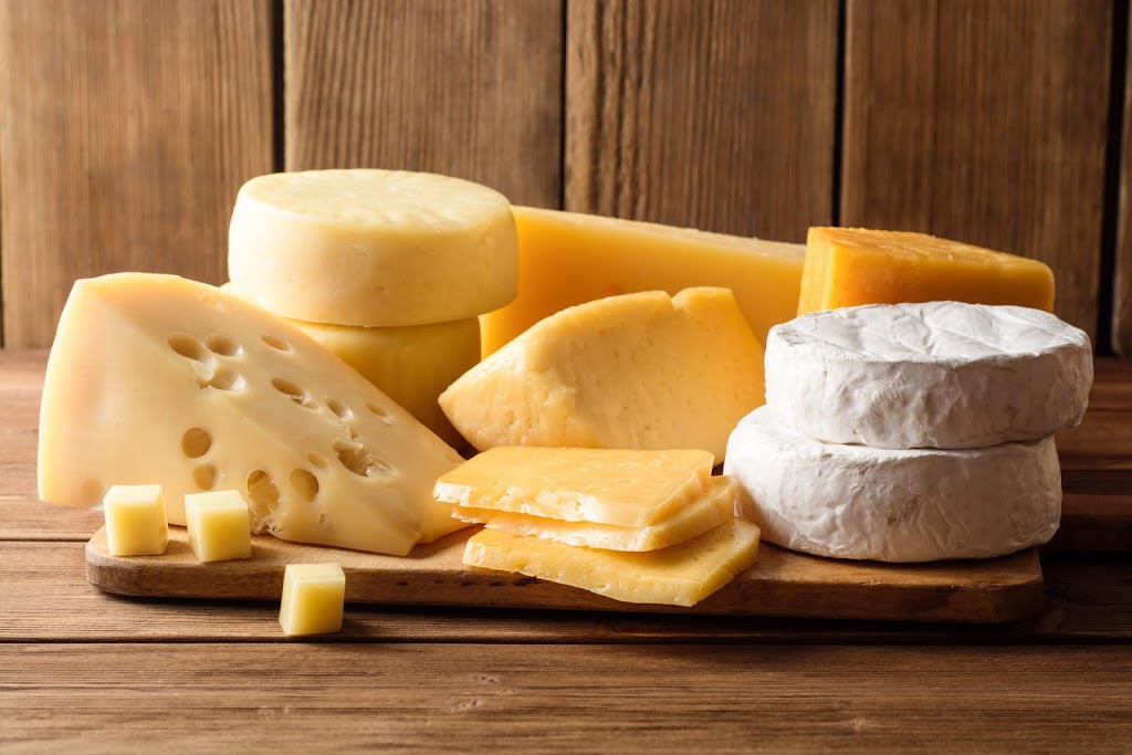 Edwards Cheese Shop | 10575 Wyoming Ave, Chisago City, MN 55013, USA | Phone: (612) 461-0082