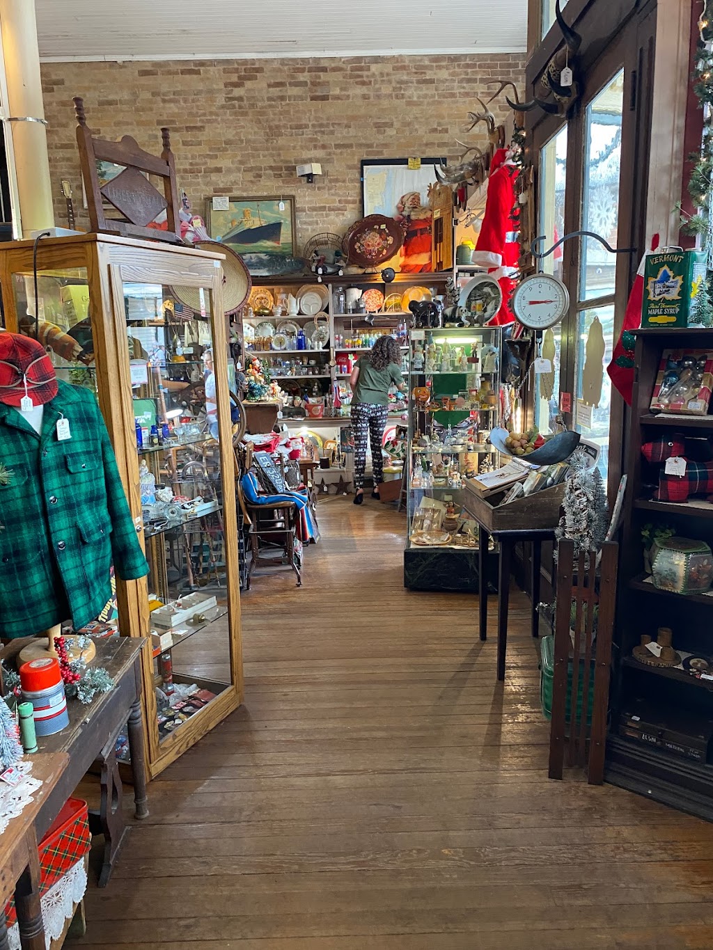 Gruene Antique Co | 1607 Hunter Rd, New Braunfels, TX 78130, USA | Phone: (830) 629-7781