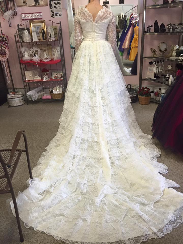 Its Your Day Bridal & Formal Boutique | 212 E Call St, Starke, FL 32091 | Phone: (904) 964-3100