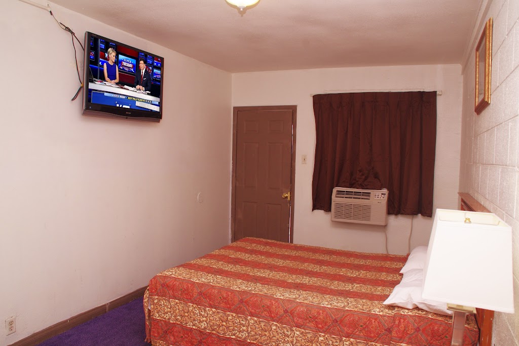 Gatewood Motel | 3075 E Fremont St, Las Vegas, NV 89104, USA | Phone: (702) 457-3660