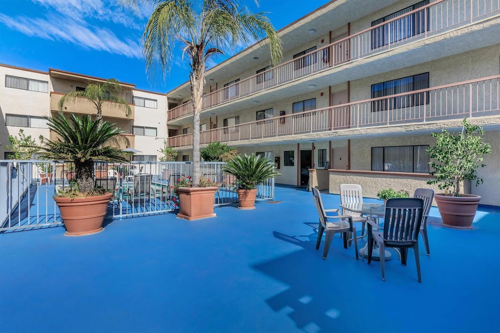 Valleywood Apartments | 17806 Lassen St, Northridge, CA 91325, USA | Phone: (818) 531-3961