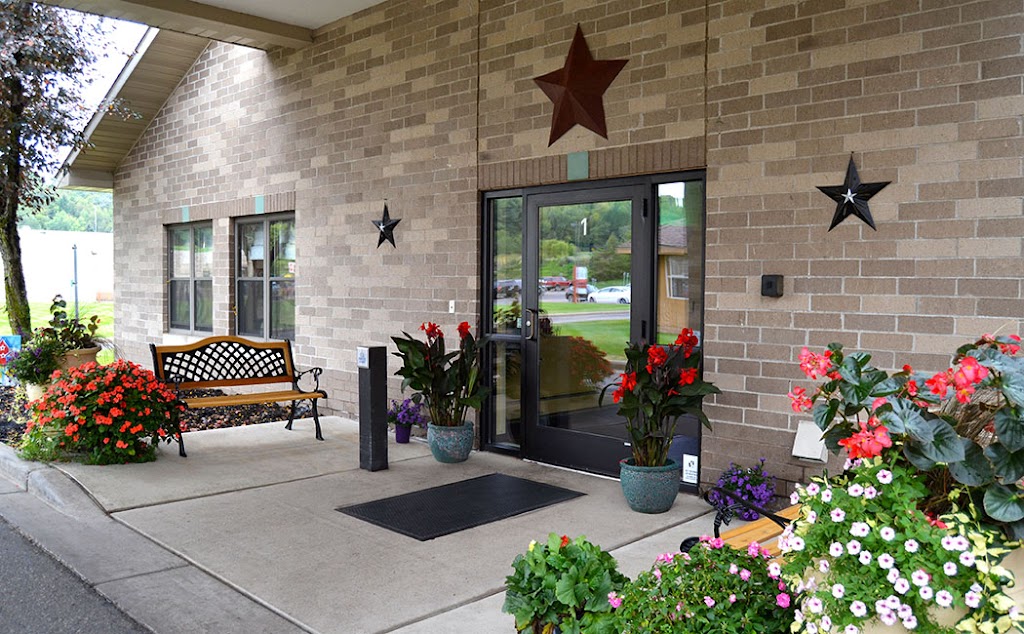 Kinnic Health Nursing Home and Rehab | 1663 E Division St, River Falls, WI 54022, USA | Phone: (715) 426-6000