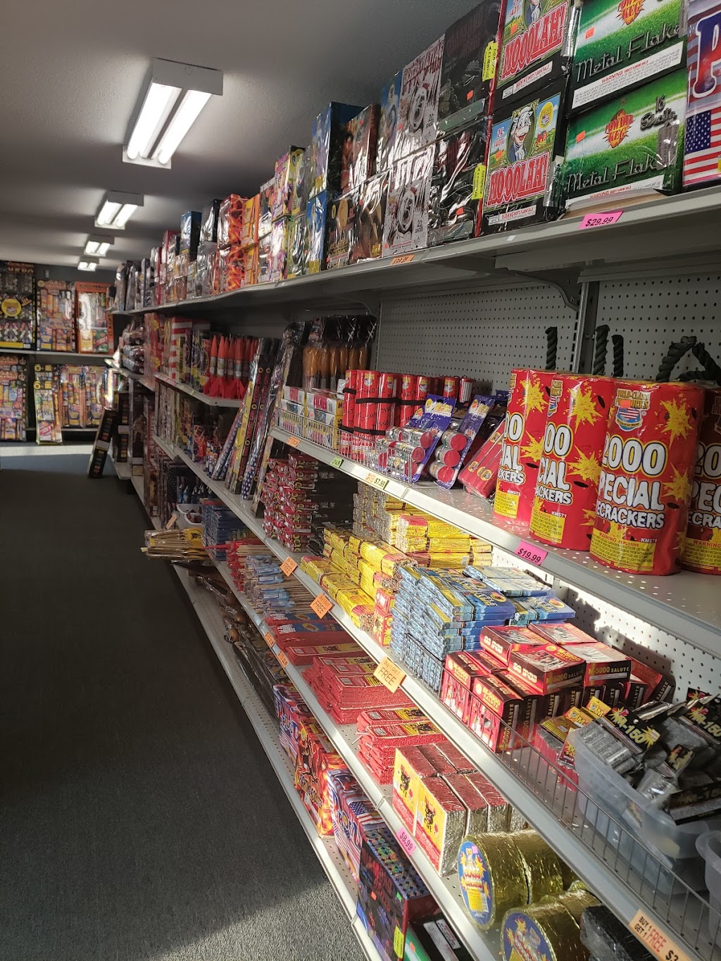 Billy Bobs Fireworks | 30510 AL-79, Locust Fork, AL 35097, USA | Phone: (256) 841-6225