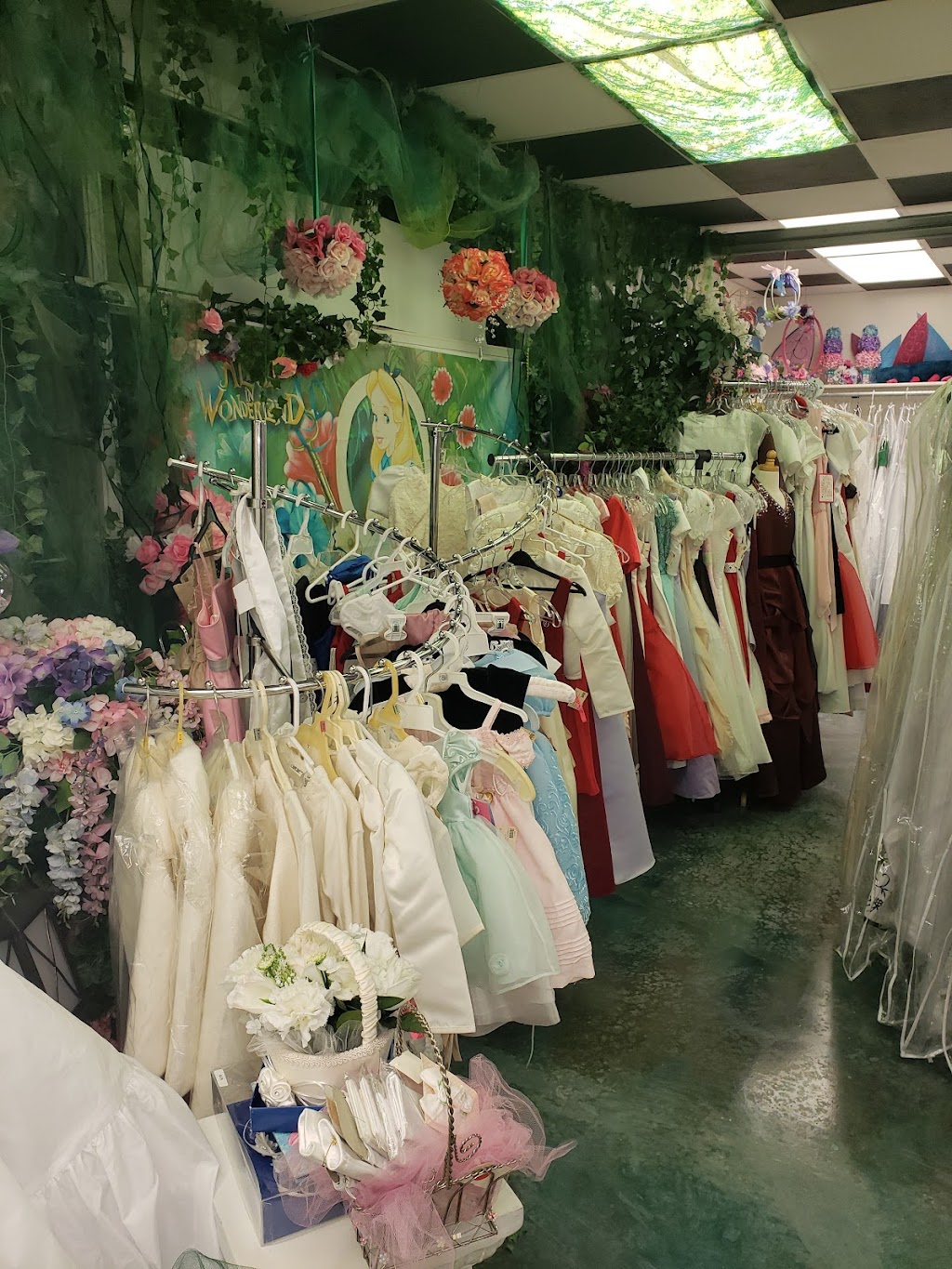 American Rose Bridal | 1595 Minterbrook Rd, Port Orchard, WA 98367, USA | Phone: (360) 697-9100