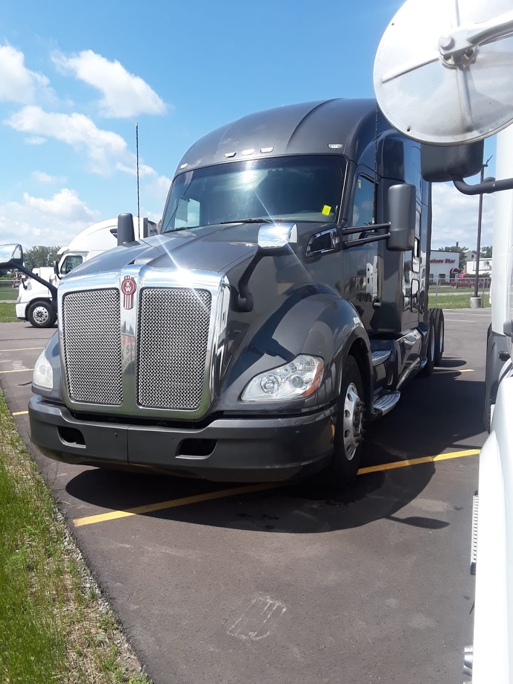 Pride Truck Sales Detroit I-75 | 500 Ternes Dr, Monroe, MI 48162, USA | Phone: (866) 774-3324