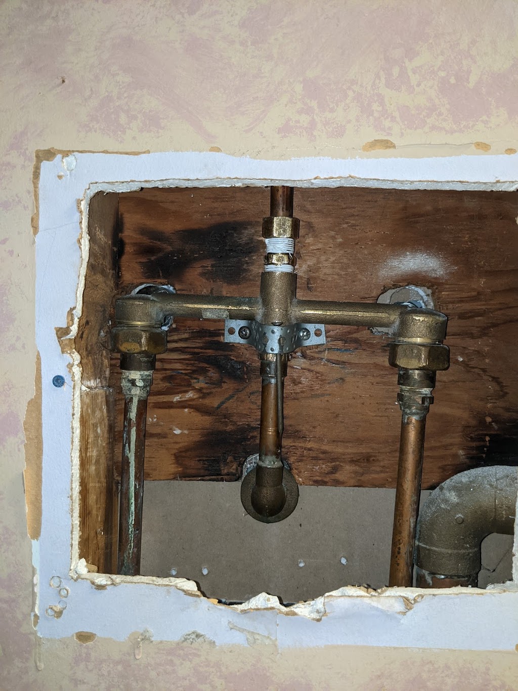 D M Plumbing & Heating Inc | 1075 Cleveland Ave, Amherst, OH 44001, USA | Phone: (440) 986-8507
