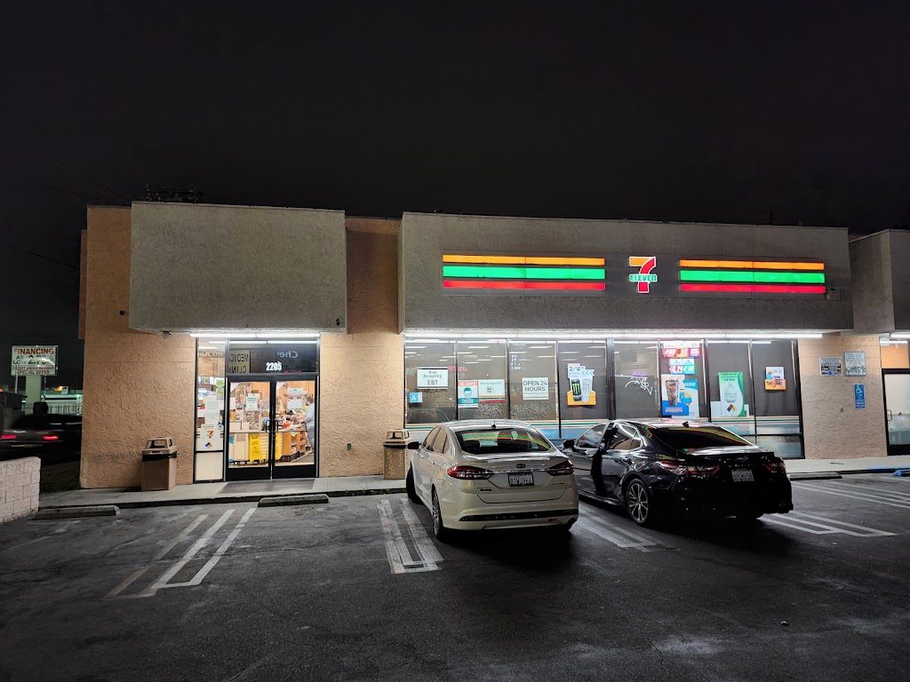 7-Eleven | 2205 N San Fernando Rd, Los Angeles, CA 90065, USA | Phone: (323) 225-5319