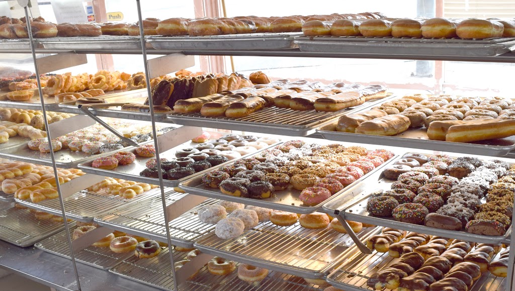 Miss Donuts and Bagels | 2082 Bonita Ave, La Verne, CA 91750, USA | Phone: (626) 594-2240