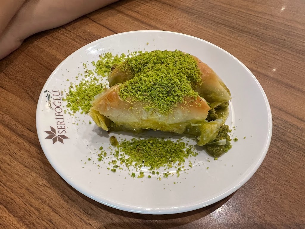 Şerifoğlu Café & Patisserie | Slotermeerlaan 115, 1063 JN Amsterdam, Netherlands | Phone: 020 611 0328